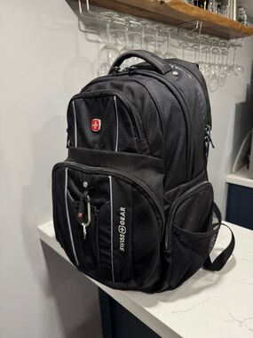 SwissGear Black Travel & Work Backpack with White Piping